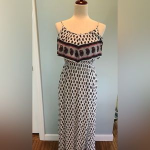 American Eagle boho cute maxi dress with open back.